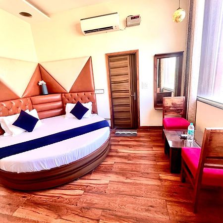 Hotel Woodcrest Zirakpur Chandigarh- Best Family Hotel - Luxurious Rooms - Unit Of Sidham Group Esterno foto