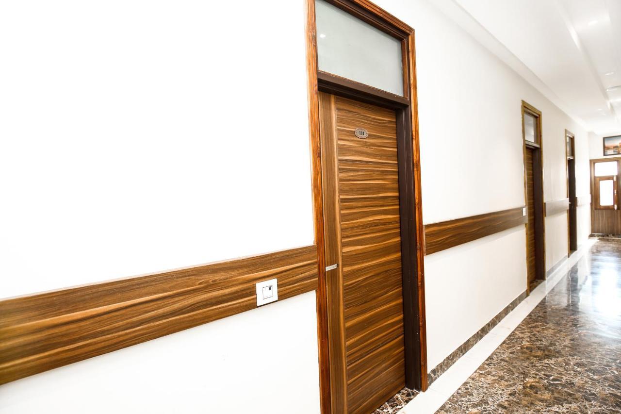 Hotel Woodcrest Zirakpur Chandigarh- Best Family Hotel - Luxurious Rooms - Unit Of Sidham Group Esterno foto