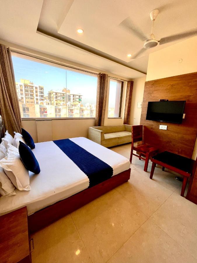 Hotel Woodcrest Zirakpur Chandigarh- Best Family Hotel - Luxurious Rooms - Unit Of Sidham Group Esterno foto