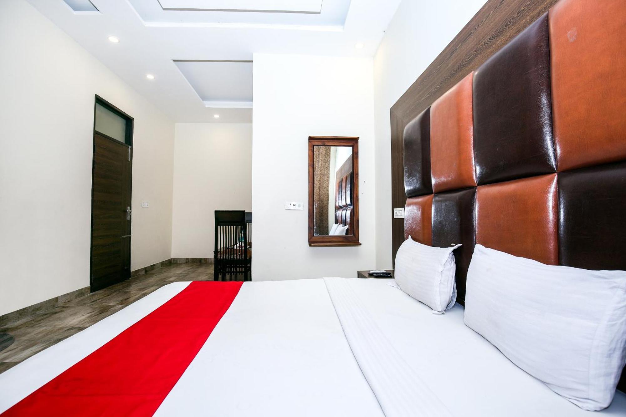 Hotel Woodcrest Zirakpur Chandigarh- Best Family Hotel - Luxurious Rooms - Unit Of Sidham Group Esterno foto