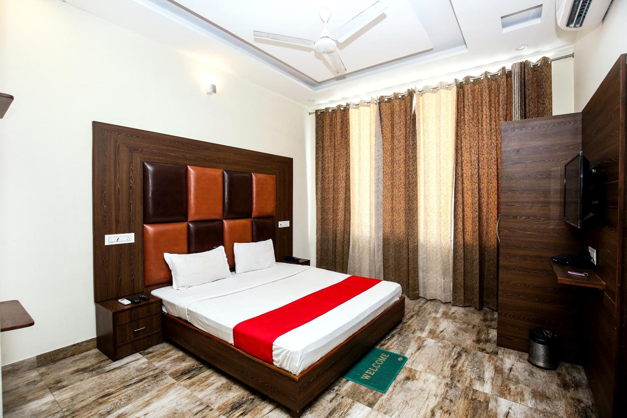 Hotel Woodcrest Zirakpur Chandigarh- Best Family Hotel - Luxurious Rooms - Unit Of Sidham Group Esterno foto